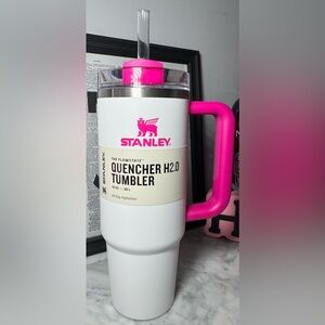 ✨🆕 Stanley 30 oz Neon Cup / Camelia Handle Quencher H2.0 FlowState Tumbler